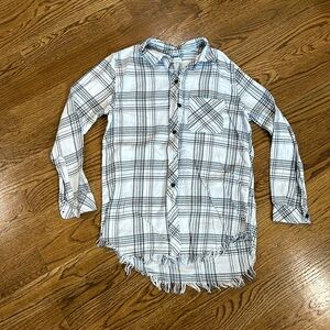 Beach Lunch Lounge lightweight back and white button up